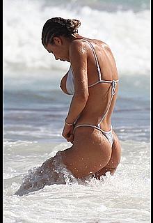 Sahara Ray boob slip on a beach in Tulum paparazzi pics Sahara Ray boob slip on a beach in Tulum paparazzi pics