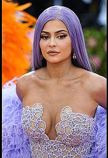 Kylie Jenner sexy cleavage in see through dress at 2019 Met Gala Kylie Jenner sexy cleavage in see through dress at 2019 Met Gala