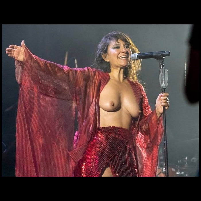 Eva Amaral topless at Sonorama festival