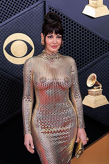 Bleona Qereti see through to boobs at 68th Grammy awards in LA - February 01, 2026