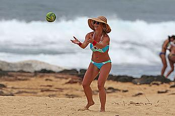 Britney Spears in a bikini on a beach in Hawaii