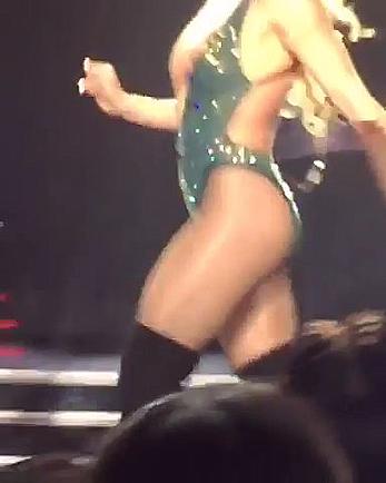 Britney Spears wardrobe malfunction at concert in Las Vegas