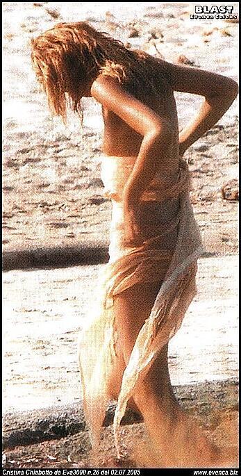 Cristina Chiabotto nude on the beach paparazzi shots