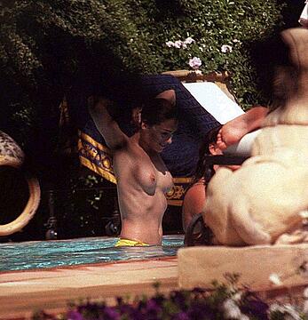 Elizabeth Hurley topless paparazzi photos