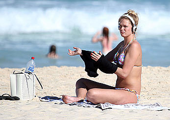 Erin Heatherton sexy a bikini at Coogee Beach