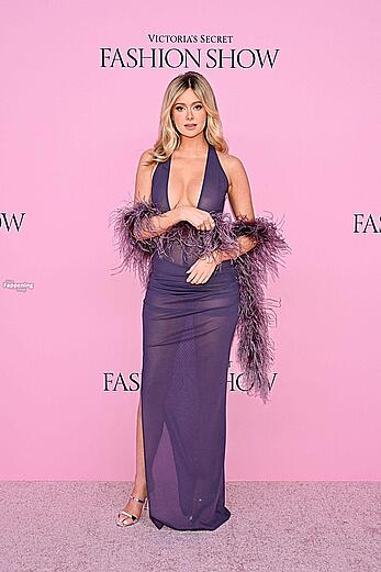 Hannah Godwin sheer nips and cleavage at The 2025 Victoria’s Secret Fashion Show