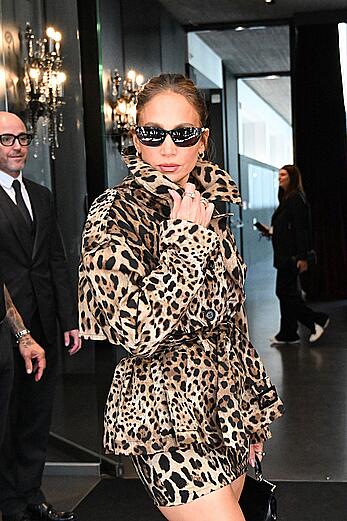 Jennifer Lopez shows her legs in Milan during Fashion Week - September 23, 2026