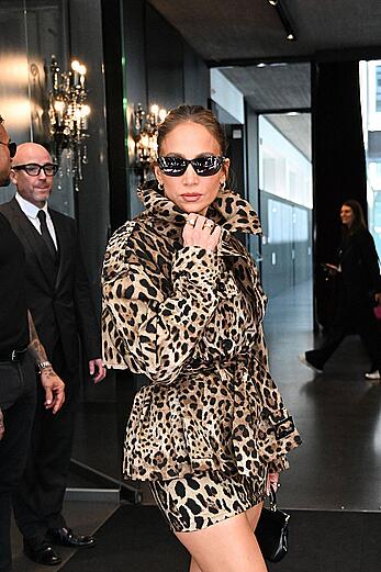Jennifer Lopez shows her legs in Milan during Fashion Week - September 23, 2026