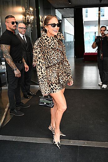 Jennifer Lopez shows her legs in Milan during Fashion Week - September 23, 2026