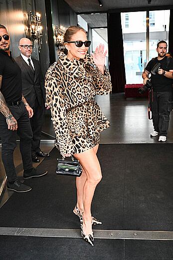 Jennifer Lopez shows her legs in Milan during Fashion Week - September 23, 2026