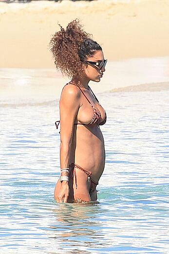 Jessica Aidi in thong bikini on the beach in Mykonos with Marco Verratti - August 01, 2026