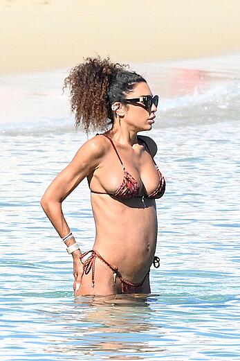Jessica Aidi in thong bikini on the beach in Mykonos with Marco Verratti - August 01, 2026