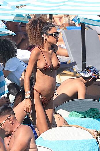 Jessica Aidi in thong bikini on the beach in Mykonos with Marco Verratti - August 01, 2026