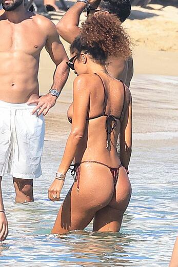 Jessica Aidi in thong bikini on the beach in Mykonos with Marco Verratti - August 01, 2026
