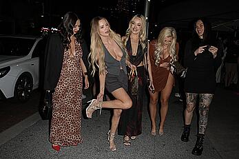 Jessika Power celebrates her 33rd birthday at Broadbeach with her girl pals in Gold Coast