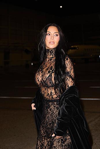 Kim Kardashian in see through outfit enjoy private dinner at Aqua Kioto in Paris