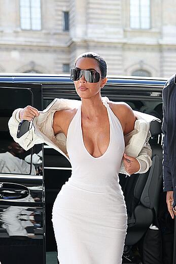 Kim Kardashian pokies at Celine Dion’s concert in Paris - September 16, 2026