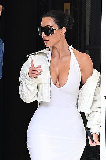 Kim Kardashian pokies at Celine Dion’s concert in Paris - September 16, 2026