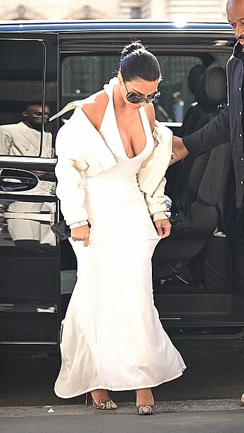 Kim Kardashian pokies at Celine Dion’s concert in Paris - September 16, 2026