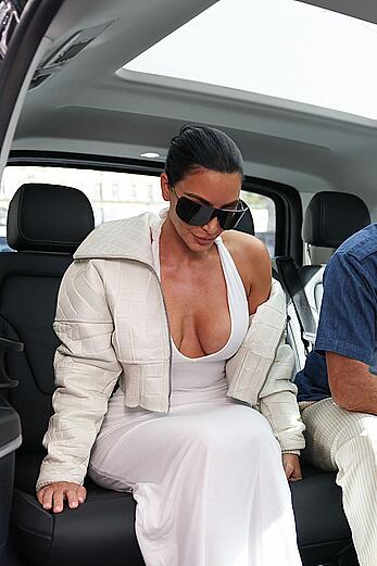 Kim Kardashian pokies at Celine Dion’s concert in Paris - September 16, 2026