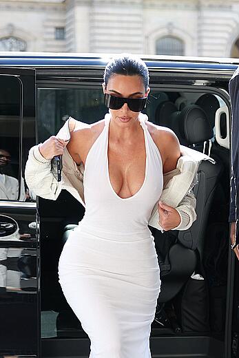 Kim Kardashian pokies at Celine Dion’s concert in Paris - September 16, 2026