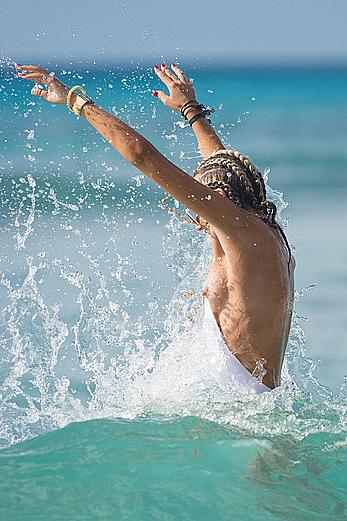 Lady Victoria Hervey tit slip on a beach
