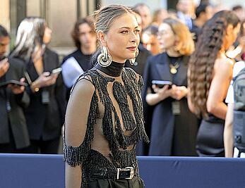 Maria Sharapova see through to tits at Schiaparelli Haute Couture fashion show in Paris
