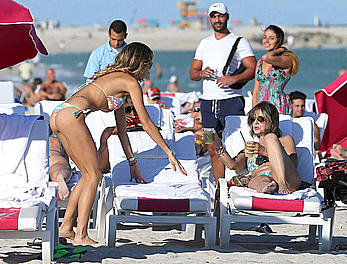 Martha Graeff wardrobe malfunction, shows her boobs at Miami Beach