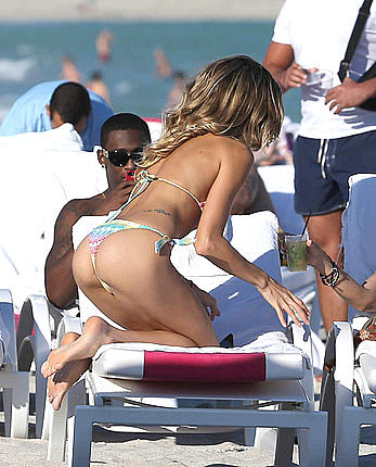 Martha Graeff wardrobe malfunction, shows her boobs at Miami Beach