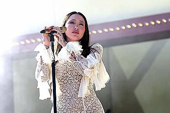 Noah Cyrus braless in see through dress performs at 2025 Coachella Valley Festival