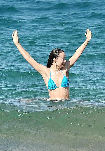 Olivia Wilde wearing a bikini at a beach in Maui, 120614  (9)