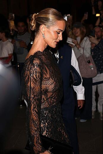 Rosie Huntington-Whiteley see through to boobs at Saint Laurent SS '27 fashion show during Paris Fashion Week - September 29, 2026