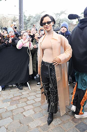 Taylor Russell pokies at Loewe Menswear Fall-Winter 2023-2024 show in Paris