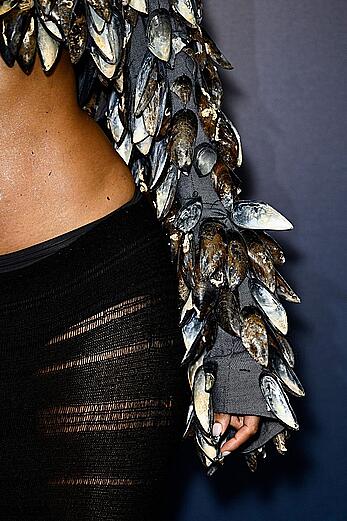 Tyla braless shows her sexy tum at the Glamour Women of the Year Awards in London