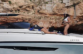 Wanda Nara tit slip in a swimsuit on the boat ride in the scenic waters of Ibiza