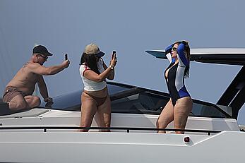 Wanda Nara tit slip in a swimsuit on the boat ride in the scenic waters of Ibiza